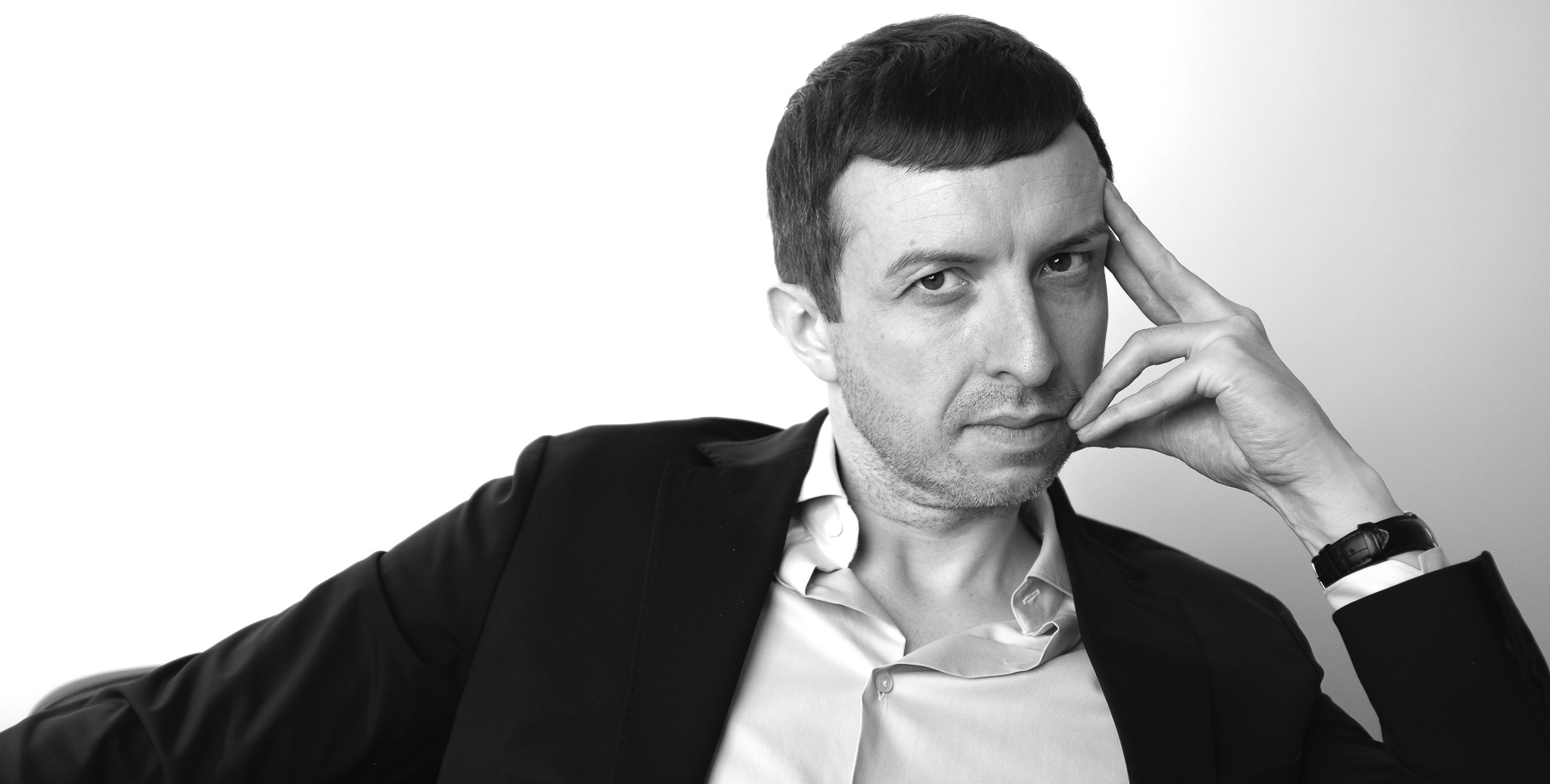 Michael Serwa, executive coach specialising in high-stakes decision making and mental clarity for leaders.